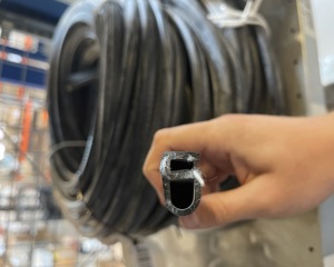 Silicone clamping profile with bead 24,4x14,2mm